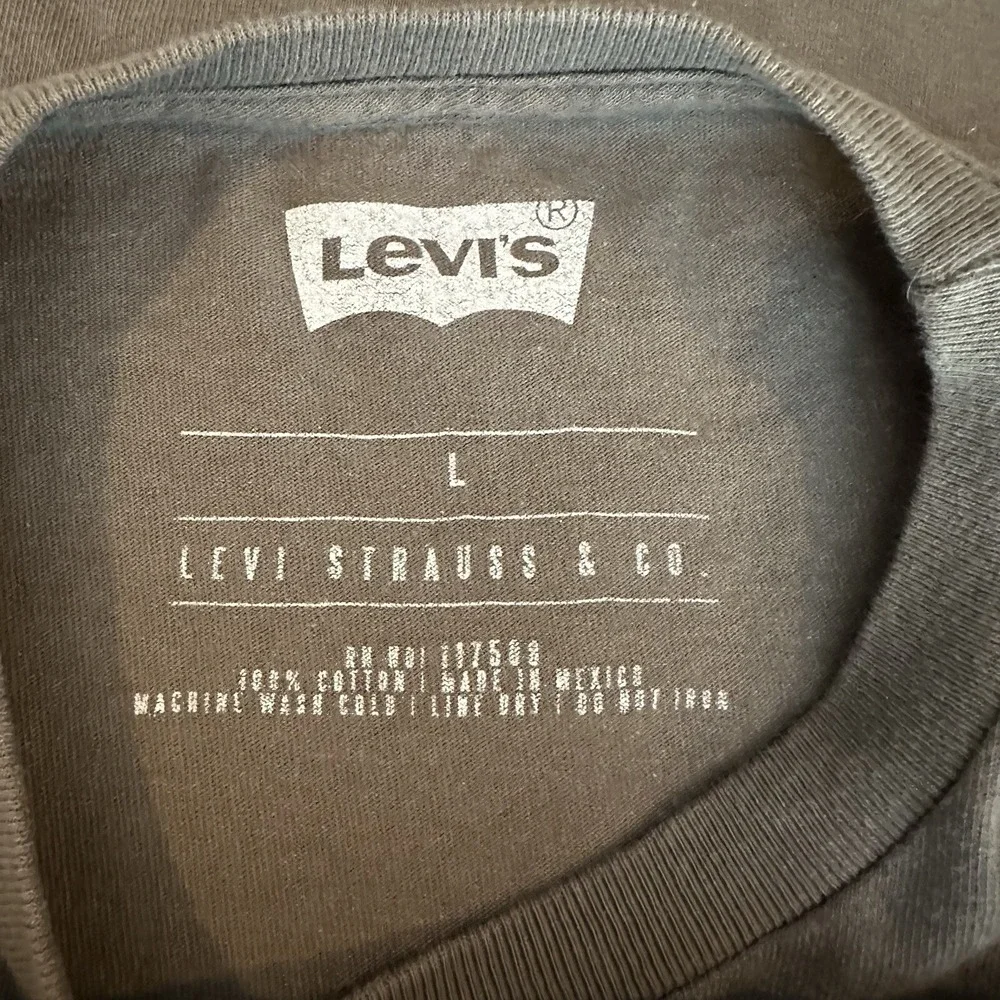 Levi's Strauss & CO‎ Men's L Gray Long Sleeves Crewneck Graphic Cotton Shirt